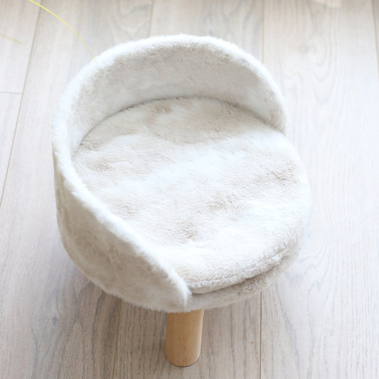 Lit surélevé en bois pour chat - Design scandinave