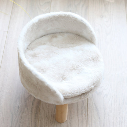Lit surélevé en bois pour chat - Design scandinave